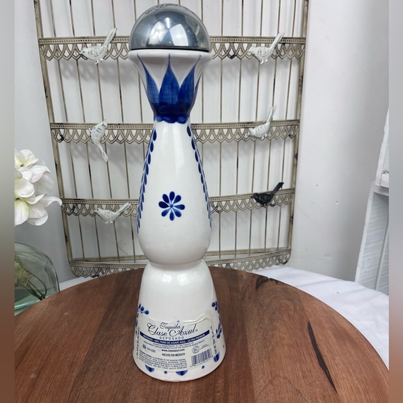 Clase Azul reposado tequila-Empty ceramic bottle. - Picture 8 of 10